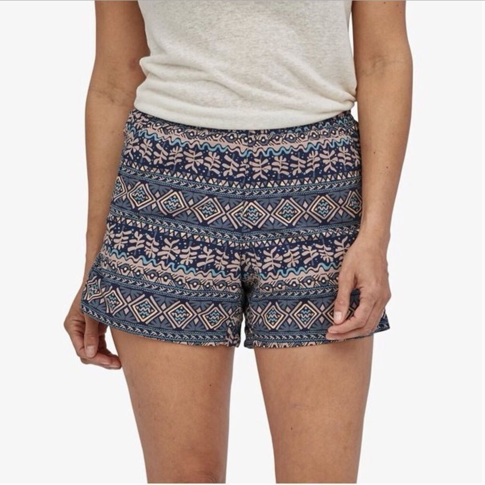 Patagonia Women's Baggies 5" Shorts Size XS Blue Mangrove Tiki Print Outdoor